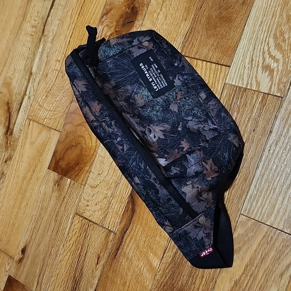 Levi's Leaf Camo Fanny Pack